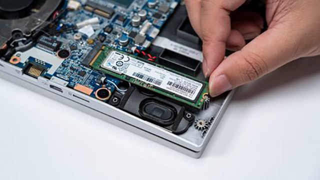 新购笔记本只有一个C盘如何分区？电脑硬盘空间不足如何扩展压缩合并？